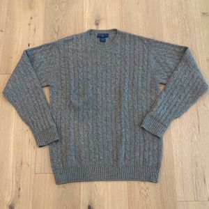 100% Cashmere Joseph and Lyman sweater. Super soft. Size small.